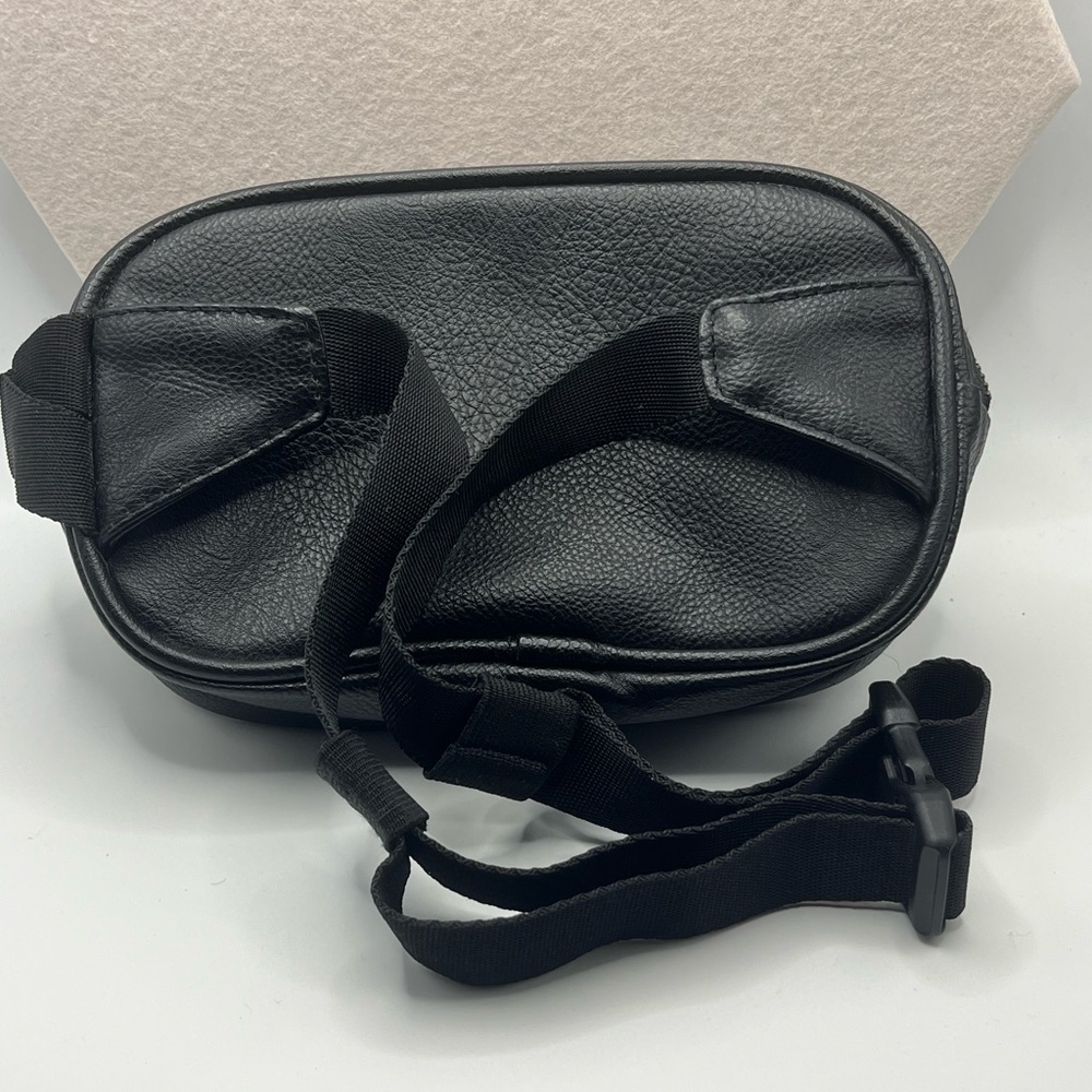 Adidas Fanny Pack - Picture 5 of 7